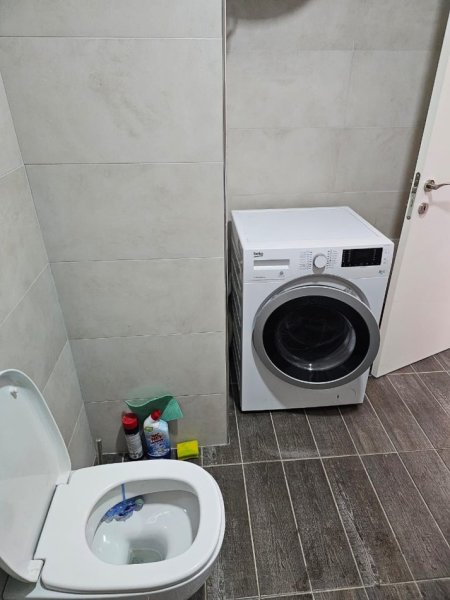 Tirane, jepet me qera apartament 2+1+Ballkon Kati 8, 90 m² 800 € (Qender, Në Myslym Shyri, Tiranë)