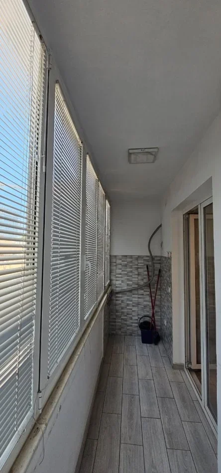 Tirane, jepet me qera apartament 1+1 Kati 3, 50 m² 600 € (Barrikadat ,Shkolla Lidhja e Prizrenit)