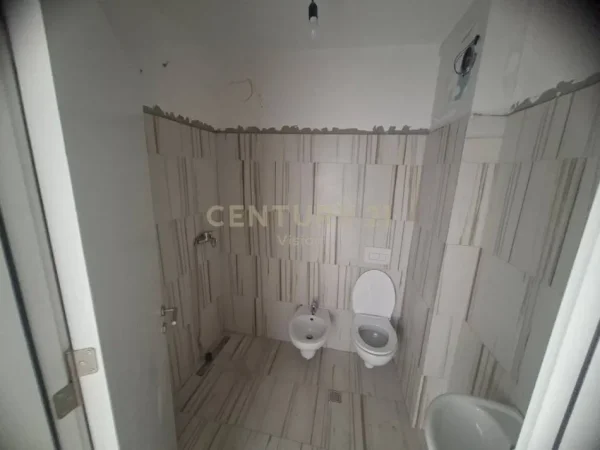 Shengjin, shitet apartament 1+1 Kati 5, 62 m² 100.000 € (Shengjin)