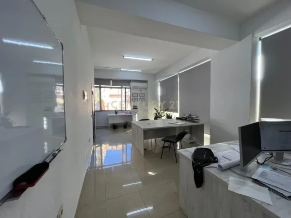 Durres, shitet ambjent biznesi Kati 1, 71 m² 100.000 € (Qender , Durres)
