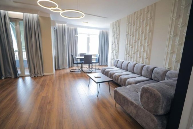 Tirane, shitet apartament 2+1+Aneks+Ballkon Kati 7, 106 m² 320.000 € (Stadiumi Dinamo)