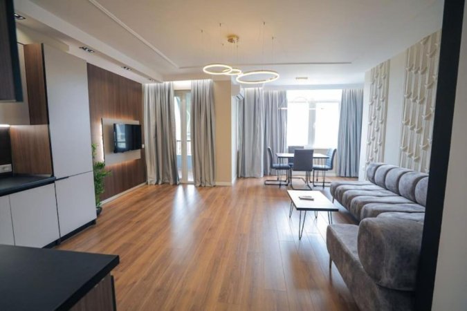 Tirane, shitet apartament 2+1+Aneks+Ballkon Kati 7, 106 m² 320.000 € (Stadiumi Dinamo)