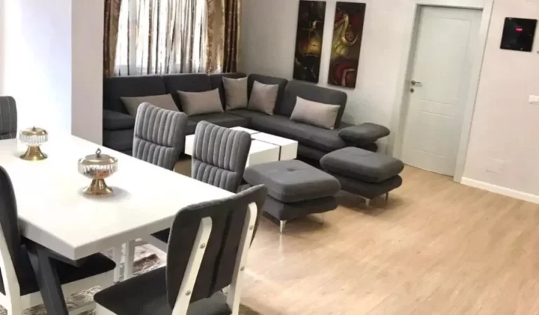Tirane, jepet me qera apartament 3+1+Aneks+Ballkon Kati 6, 135 m² 1.100 € (qender , sheshi skenderbej)