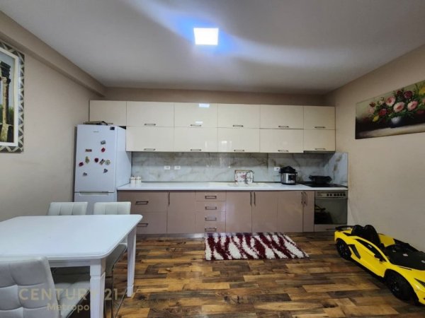 Tirane, shitet apartament 1+1 Kati 2, 66 m² 91.500 € (Shkoze)
