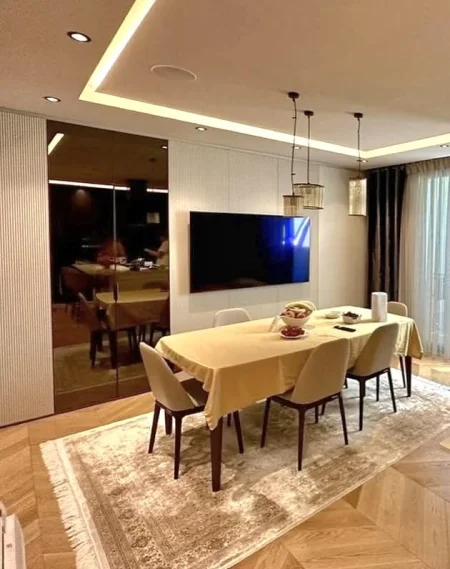 Tirane, shitet Vile 3+1 , 300 m² (TEG)