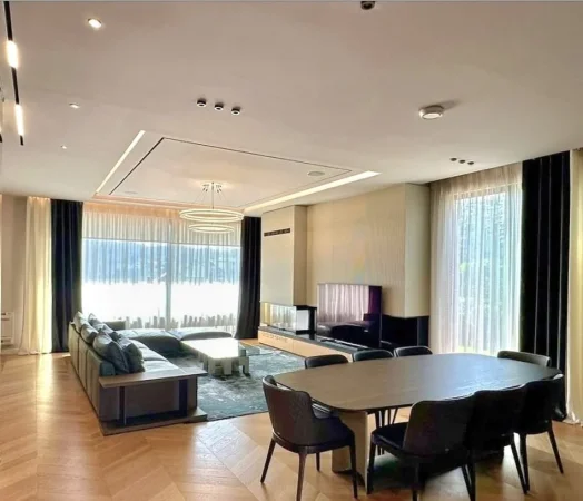 Tirane, shitet Vile 3+1 , 300 m² (TEG)