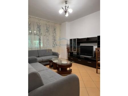 Tirane, jepet me qera apartament 2+1 Kati 3, 95 m² 750 € 