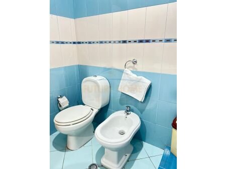 Tirane, jepet me qera apartament 2+1 Kati 3, 95 m² 750 € 