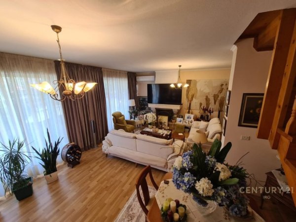 Tirane, jepet me qera Vile 3 Katshe Kati 3, 450 m² 2.500 € (Selvia)
