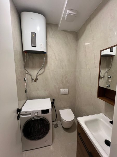 Tirane, jepet me qera apartament 2+1+Ballkon Kati 9, 95 m² 1.100 € (Pranë KESH-it ,Vasil Shanto,Tiranë)