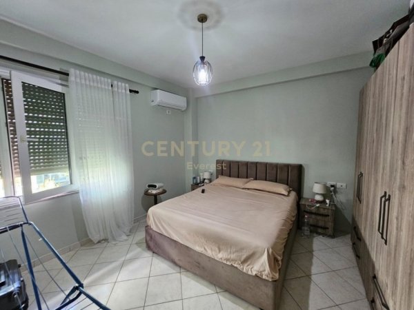 Tirane, shitet apartament 2+1+Aneks+Ballkon Kati 3, 93 m² 160.000 € (5 Maji)