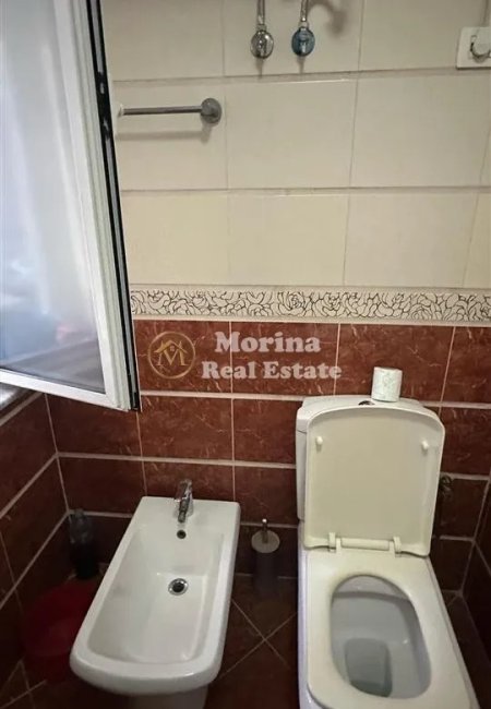 Tirane, jepet me qera apartament 2+1 Kati 3, 105 m² 450 € (Fresku)