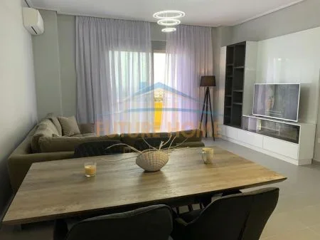 Tirane, jepet me qera apartament 2+1 Kati 3, 106 m² 600 € 
