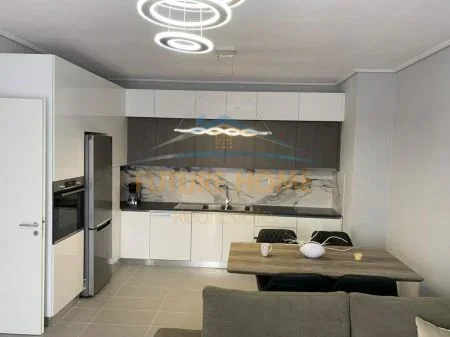 Tirane, jepet me qera apartament 2+1 Kati 3, 106 m² 600 € 