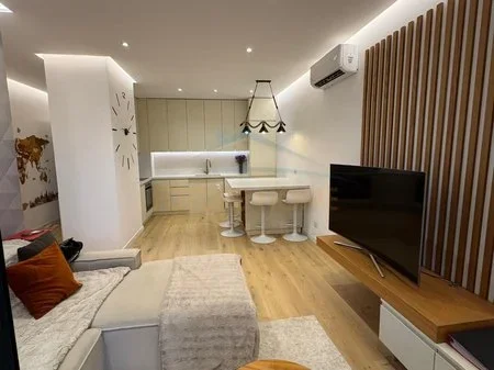 Tirane, jepet me qera apartament 2+1 Kati 5, 75 m² 700 € 