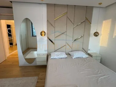 Tirane, jepet me qera apartament 2+1 Kati 5, 75 m² 700 € 