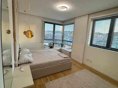 Tirane, jepet me qera apartament 2+1 Kati 5, 75 m² 700 € 