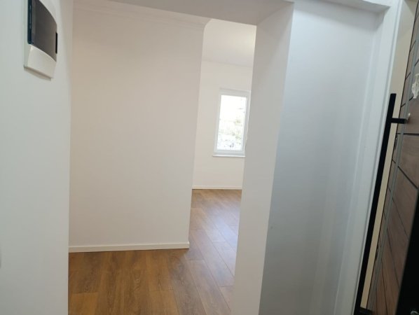 Tirane, shitet apartament 1+1 Kati 3, 45 m² 104.000 € (Shkolla 29 nentori)