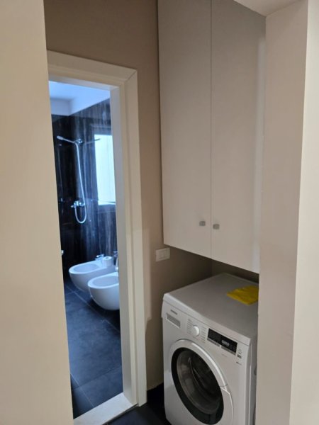 Tirane, jepet me qera apartament 2+1 Kati 5, 500 € 
