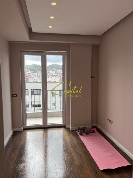 Tirane, jepet me qera apartament 2+1 Kati 9, 95 m² 1.100 € (KOMUNA E PARISIT)