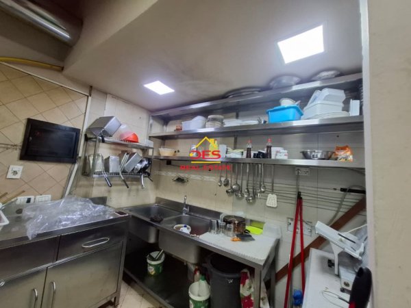Vlore, jepet me qera bar-resorant Kati 0, 1.000 € (Rruga Dush Strati)