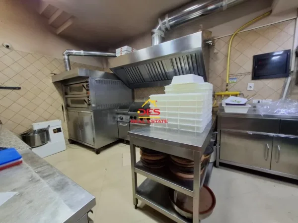 Vlore, jepet me qera bar-resorant Kati 0, 1.000 € (Rruga Dush Strati)