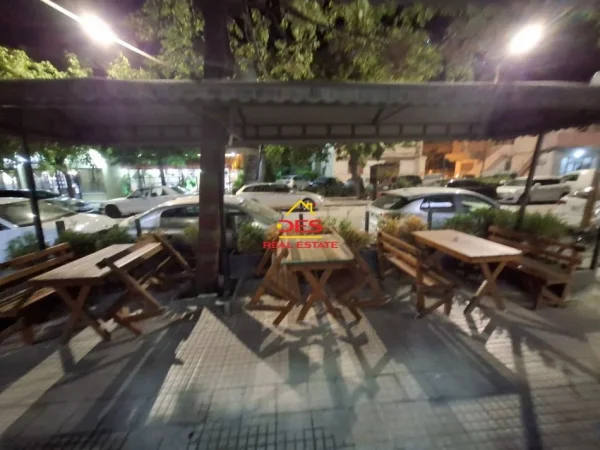 Vlore, jepet me qera bar-resorant Kati 0, 1.000 € (Rruga Dush Strati)