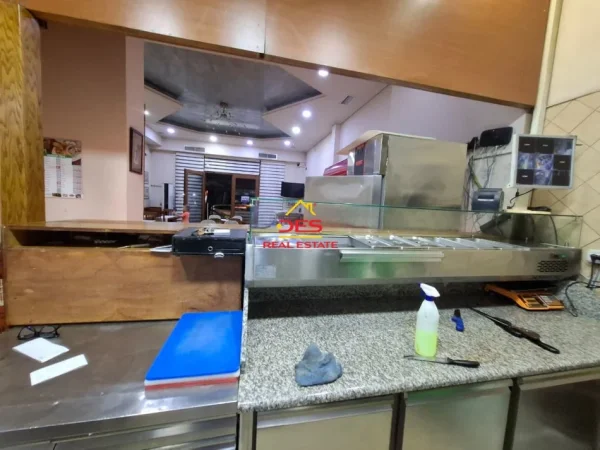 Vlore, jepet me qera bar-resorant Kati 0, 1.000 € (Rruga Dush Strati)