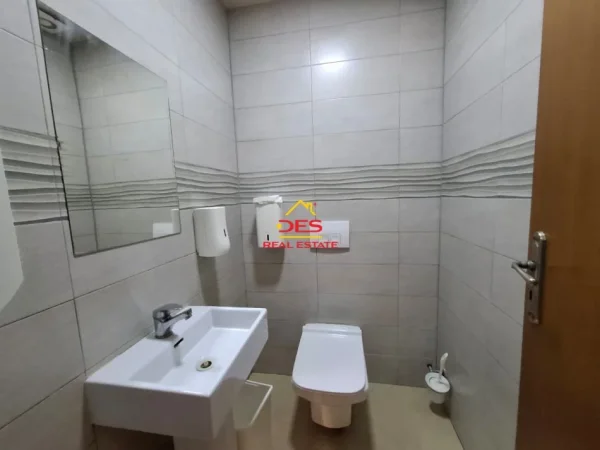 Vlore, jepet me qera bar-resorant Kati 0, 1.000 € (Rruga Dush Strati)