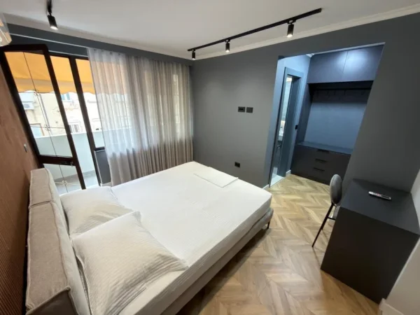 Tirane, shitet apartament 1+1 Kati 5, 107 m² 268.000 € (Mine peza)