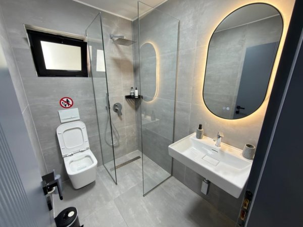 Tirane, shitet apartament 1+1 Kati 5, 107 m² 268.000 € (Mine peza)