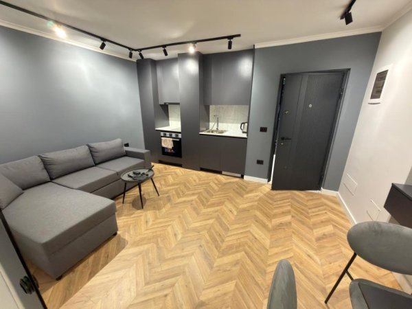 Tirane, shitet apartament 1+1 Kati 5, 107 m² 268.000 € (Mine peza)