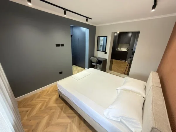 Tirane, shitet apartament 1+1 Kati 5, 107 m² 268.000 € (Mine peza)