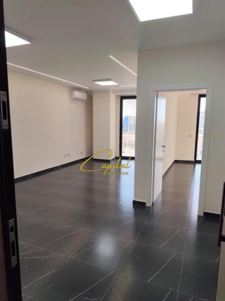 Tirane, jepet me qera Zyre Kati 6, 75 m² 550 € ( Mine Peza )