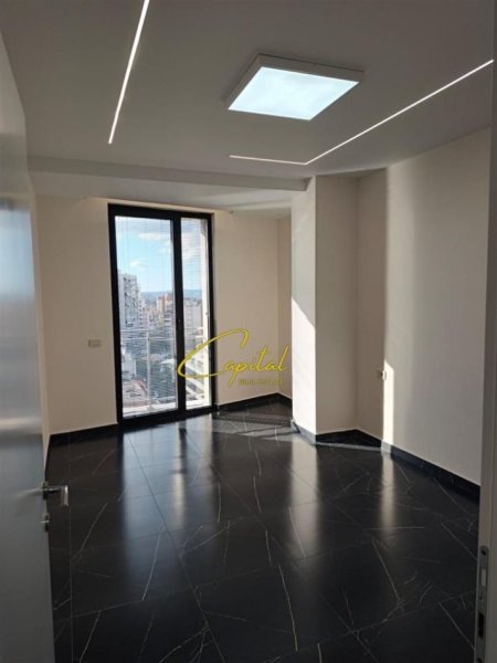Tirane, jepet me qera Zyre Kati 6, 75 m² 550 € ( Mine Peza )
