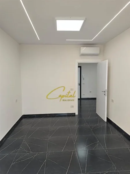 Tirane, jepet me qera Zyre Kati 6, 75 m² 550 € ( Mine Peza )