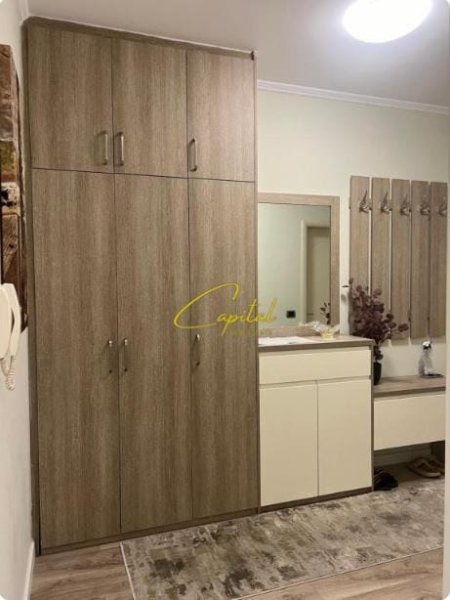 Tirane, jepet me qera apartament 1+1 Kati 10, 70 m² 970 € (QENDER)