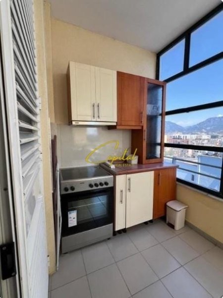 Tirane, jepet me qera apartament 1+1 Kati 10, 70 m² 970 € (QENDER)