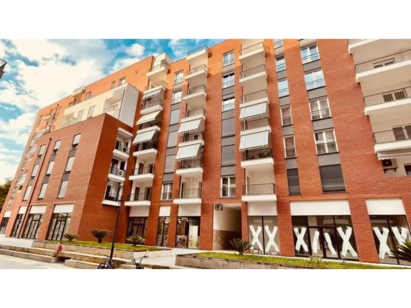 Tirane, shitet garazh | post parkimi Kati -2, 16 m² 