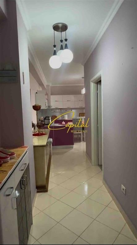 Tirane, jepet me qera apartament 2+1 Kati 3, 102 m² 450 € (FRESKU)