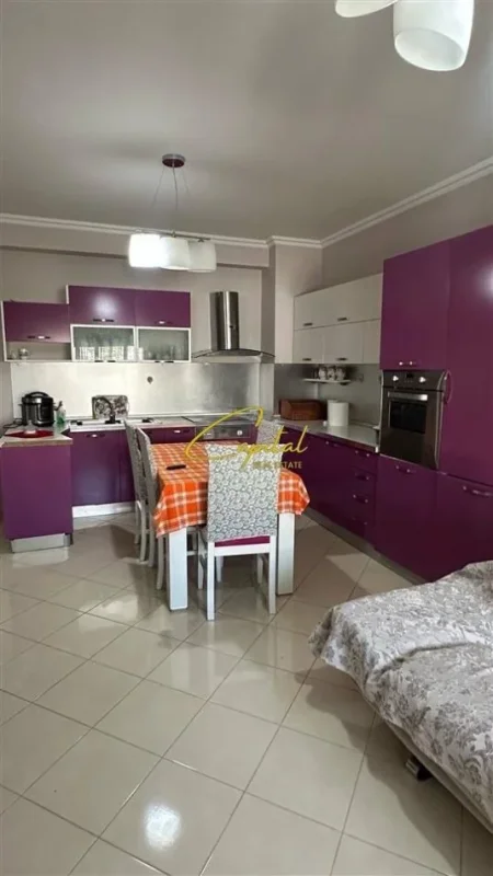 Tirane, jepet me qera apartament 2+1 Kati 3, 102 m² 450 € (FRESKU)
