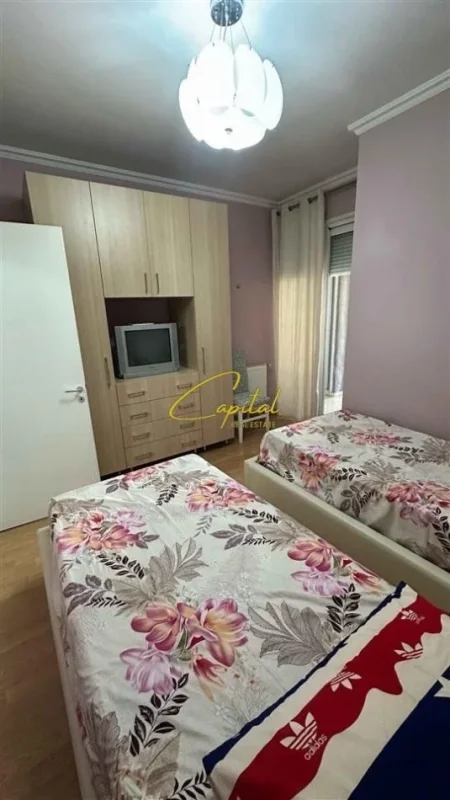 Tirane, jepet me qera apartament 2+1 Kati 3, 102 m² 450 € (FRESKU)