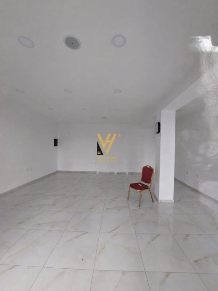 Tirane, jepet me qera dyqan Kati 0, 50 m² 600 € (VASIL SHANTO)