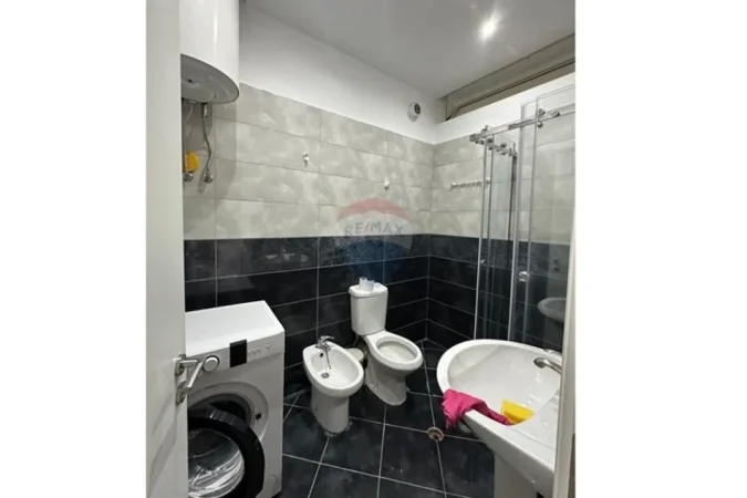 Tirane, jepet me qera 2+1+Ballkon , 550 €