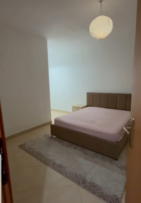 Tirane, jepet me qera apartament 1+1 Kati 4, 500 € 