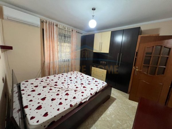 Tirane, jepet me qera apartament 2+1 Kati 1, 87 m² 500 € (Laprake prane Kupoles)