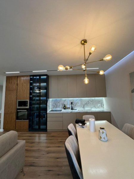 Tirane, jepet me qera apartament 3+1+Ballkon Kati 11, 120 m² 990 € (Pallati i Eglo Light, Astir, Tiranë)