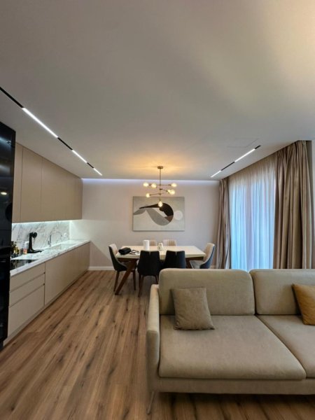Tirane, jepet me qera apartament 3+1+Ballkon Kati 11, 120 m² 990 € (Pallati i Eglo Light, Astir, Tiranë)