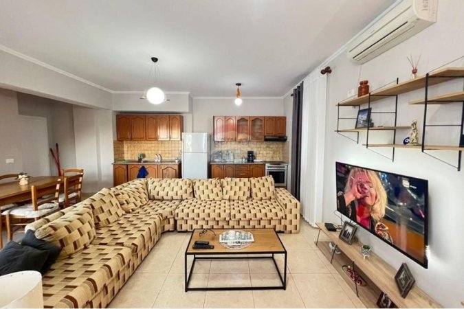 Tirane, jepet me qera 1+1+Ballkon , 