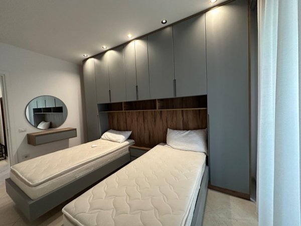 Tirane, jepet me qera apartament 2+1+Ballkon , 91 m² 550 € (Rruga Teodor Keko)